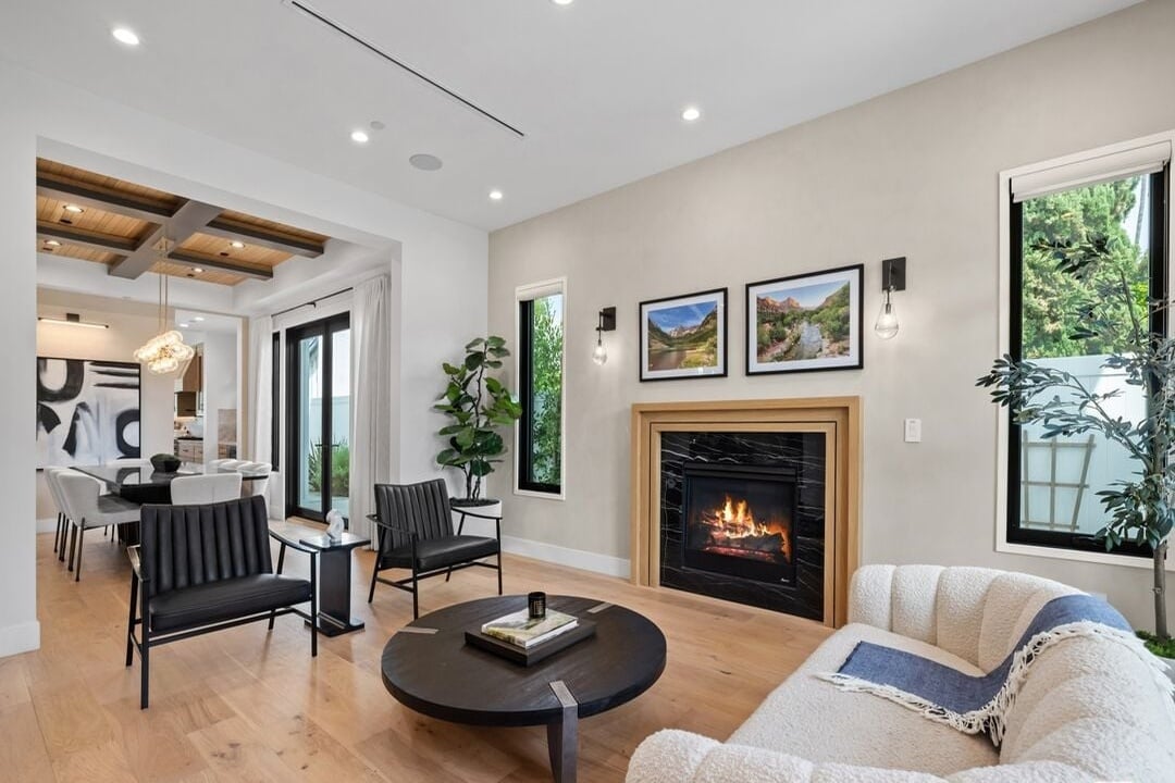 Fairmont Reserve, S Bundy Dr, 90049