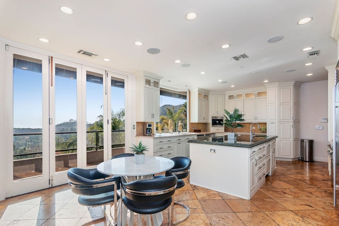 Mulholland Drive, 90068