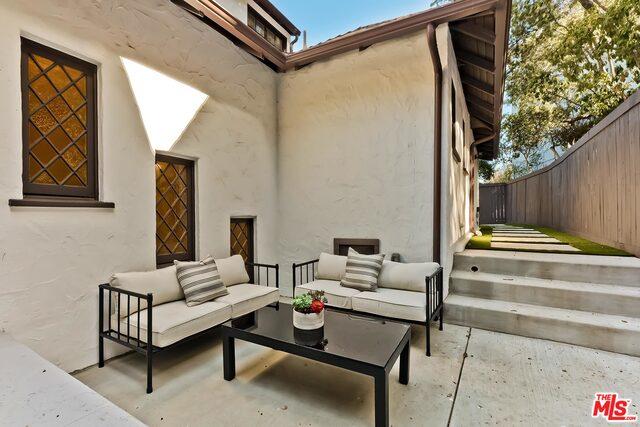5860 Carolus Dr