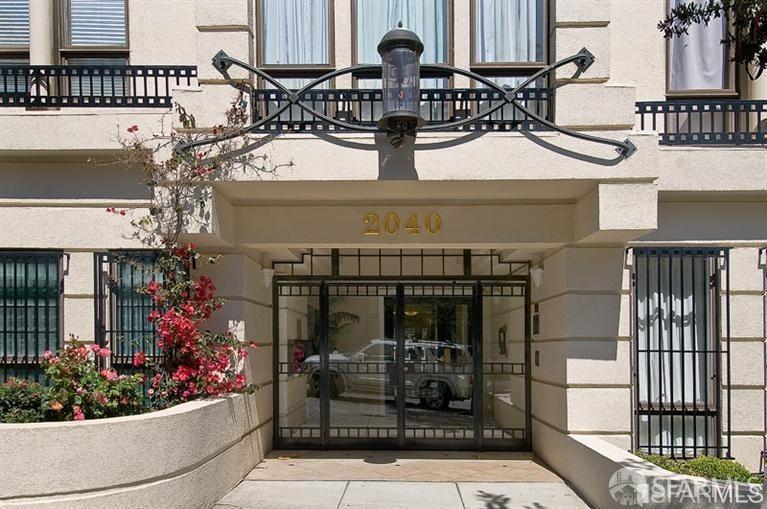 2040 Broadway, Unit 102