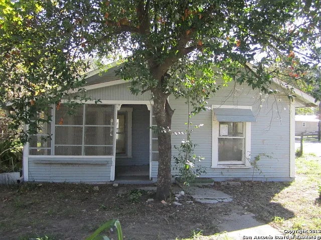 221 W Adams St