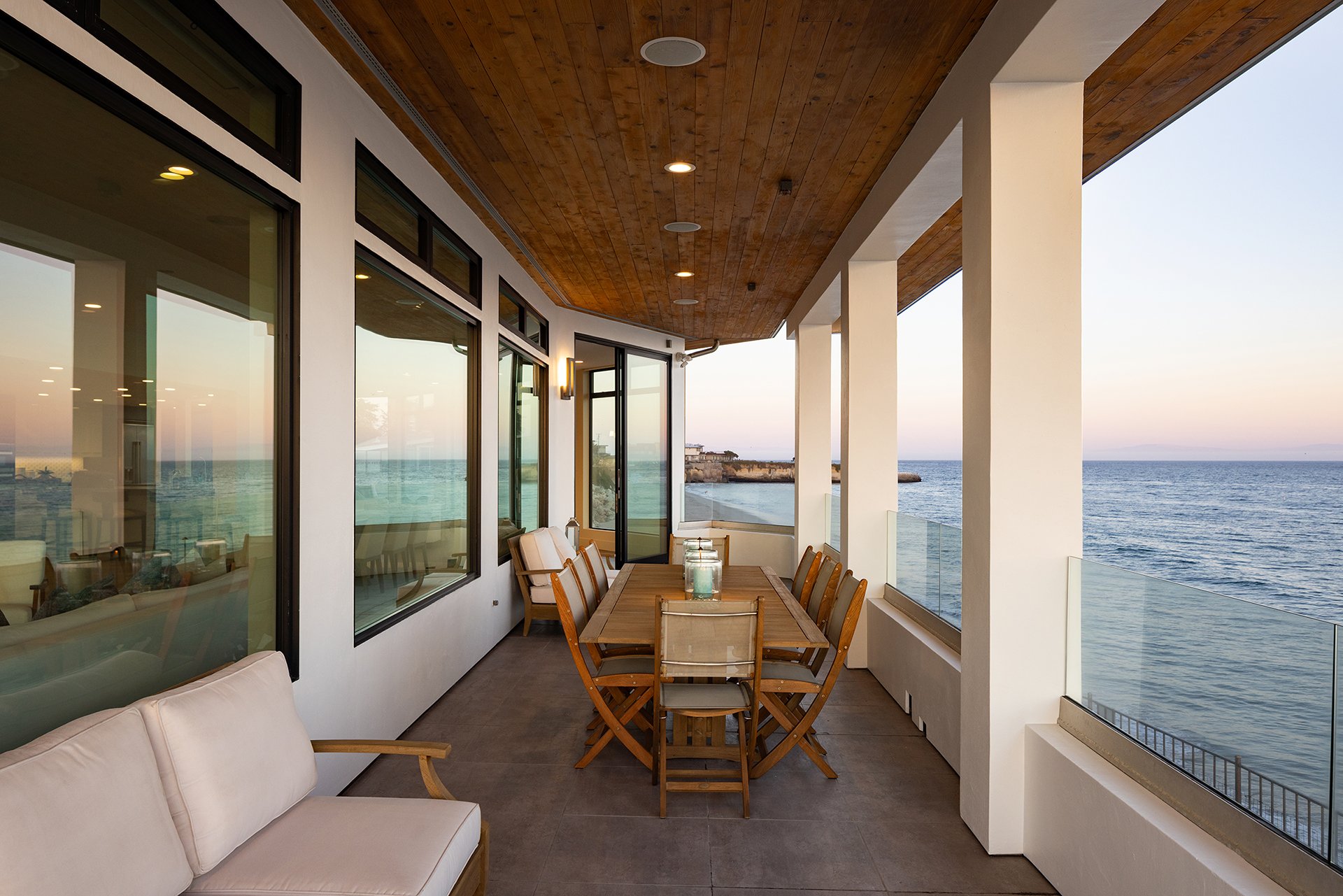 Contemporary Oceanfront Retreat