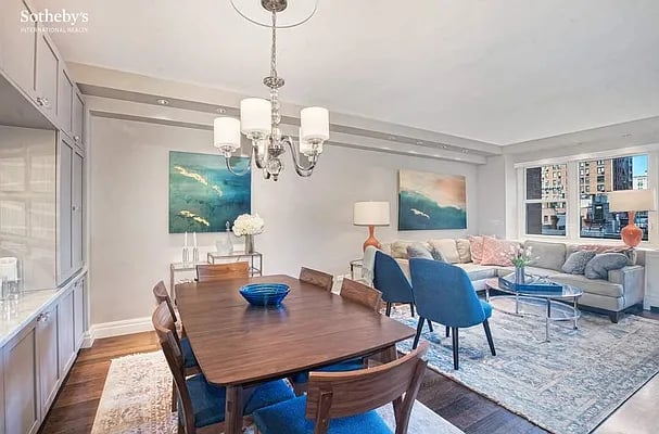 11 Riverside Dr