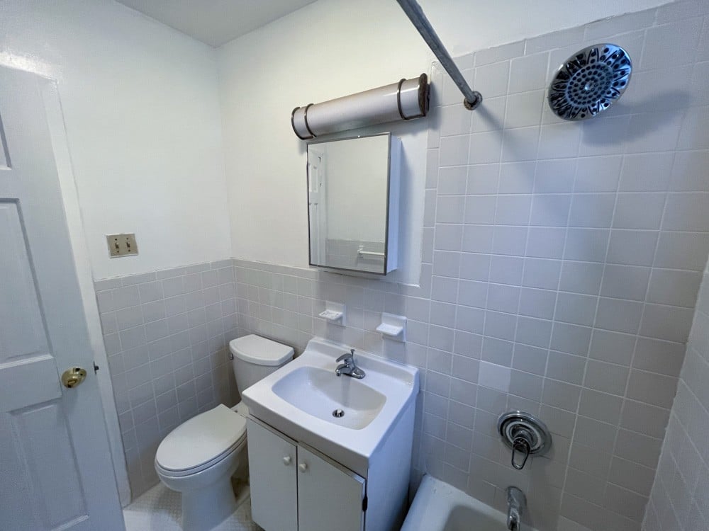 578 Ralph Avenue, #C4