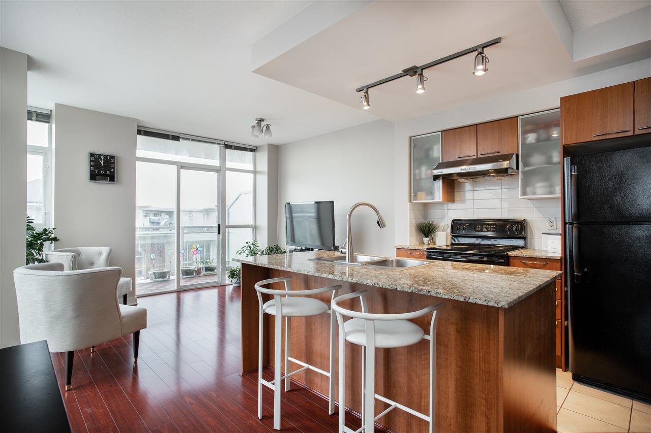 854-1483 E King Edward Ave