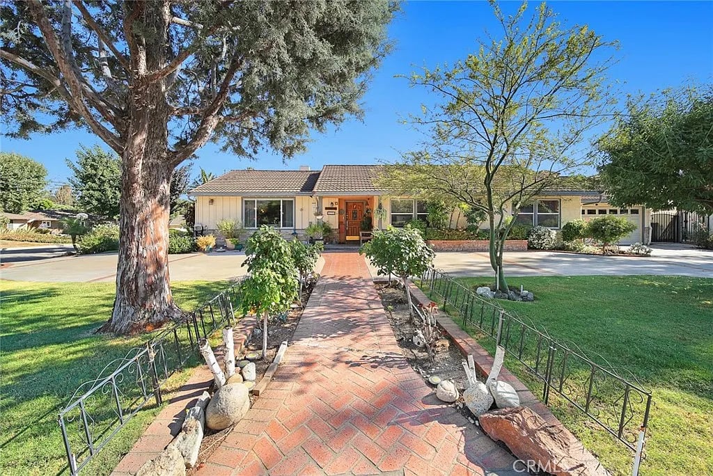 434 Harvard Dr