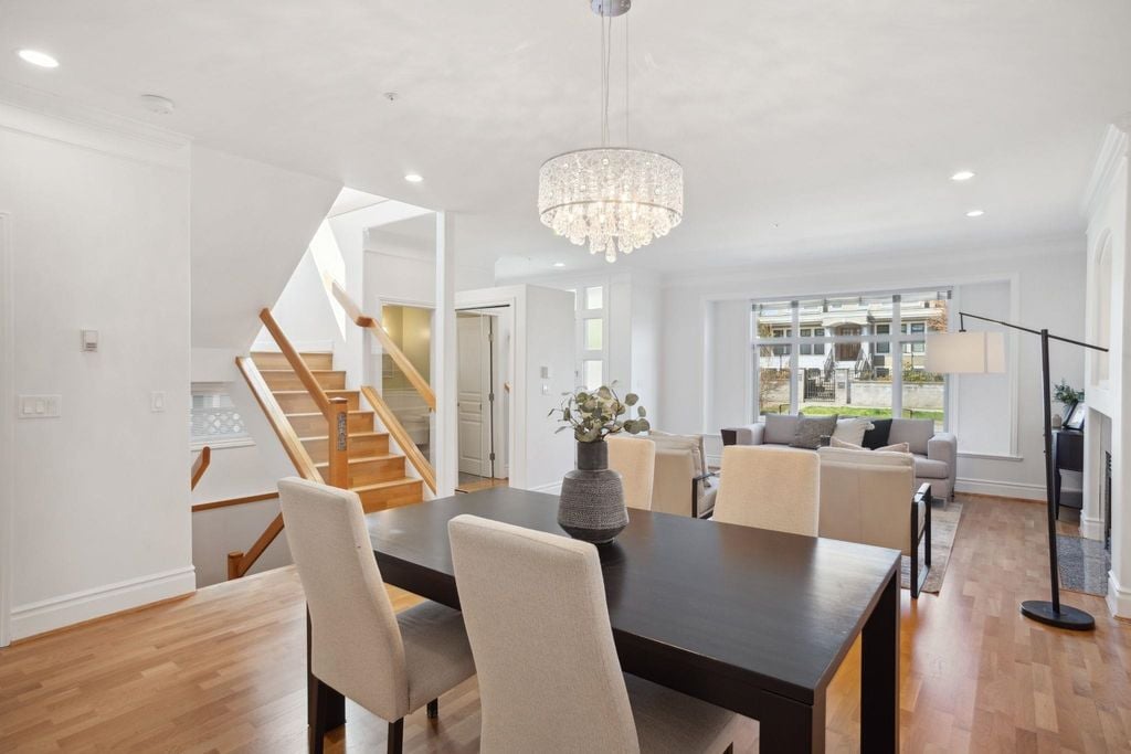116 W 46th Ave