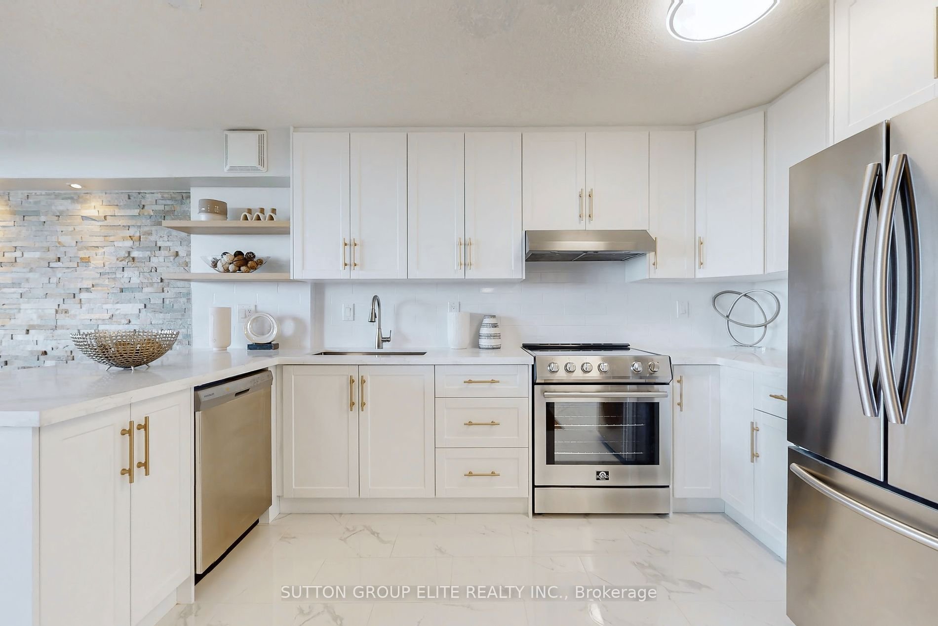 EXQUISITE PH IN NORTH YORK 