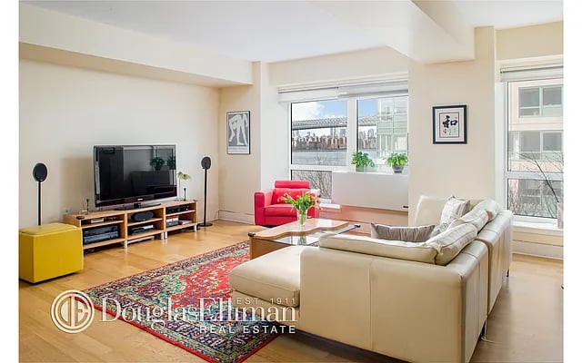 446 Kent Avenue Unit: 4B
