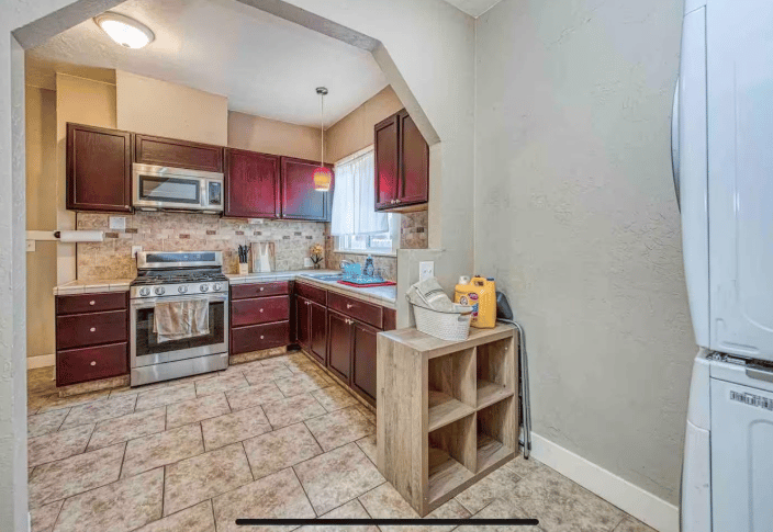 605 N Poplar Avenue