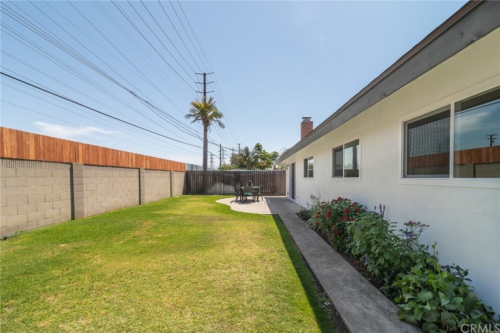10301 Kamuela Dr