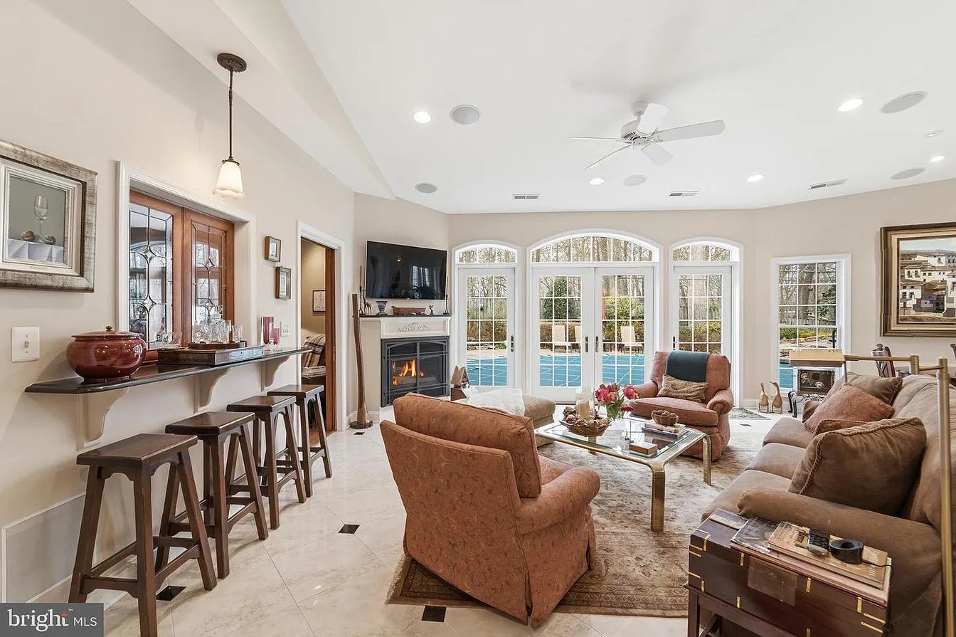 304 Chesapeake Dr