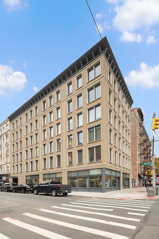 45 E 7th St #2D