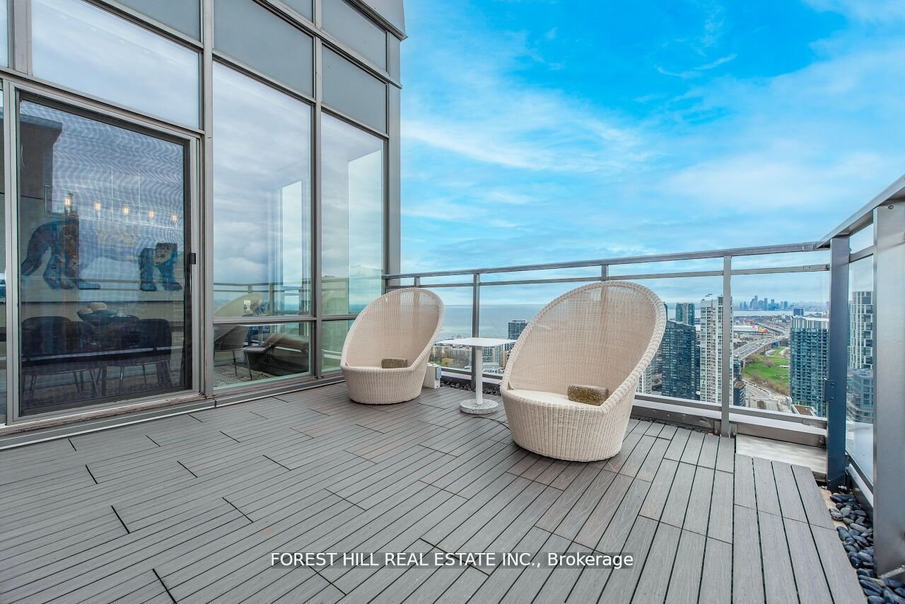 REFINED PENTHOUSE LIVING