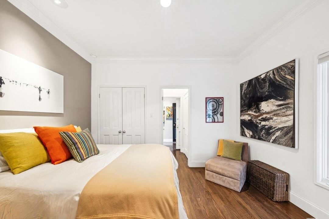 Sierra Mar Dr, 90069