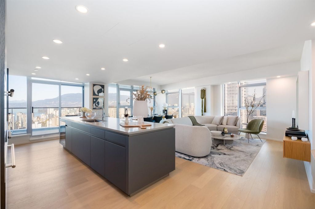 889 Pacific St, #3103