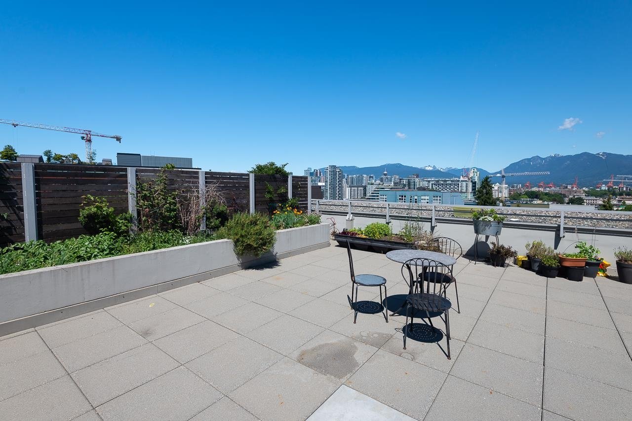 309-289 E 6th Ave