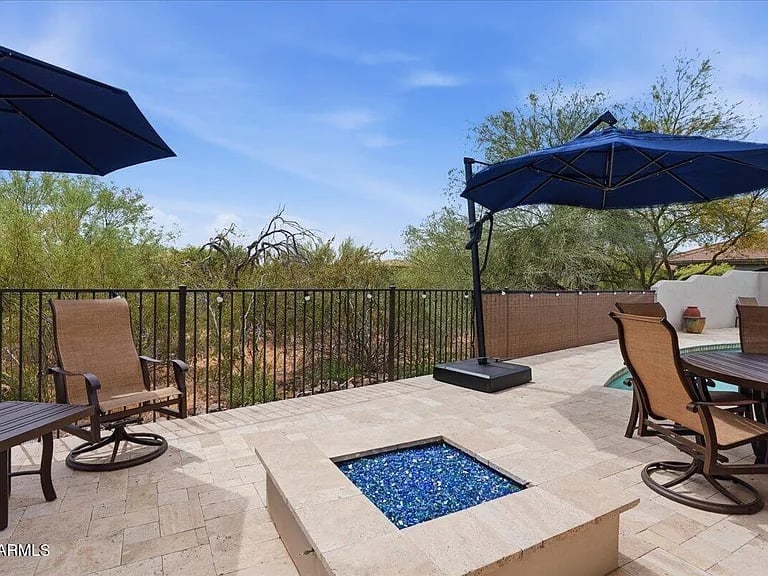 5311 E Gray Wolf Trail