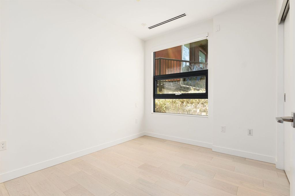 1101 W 7th Ave