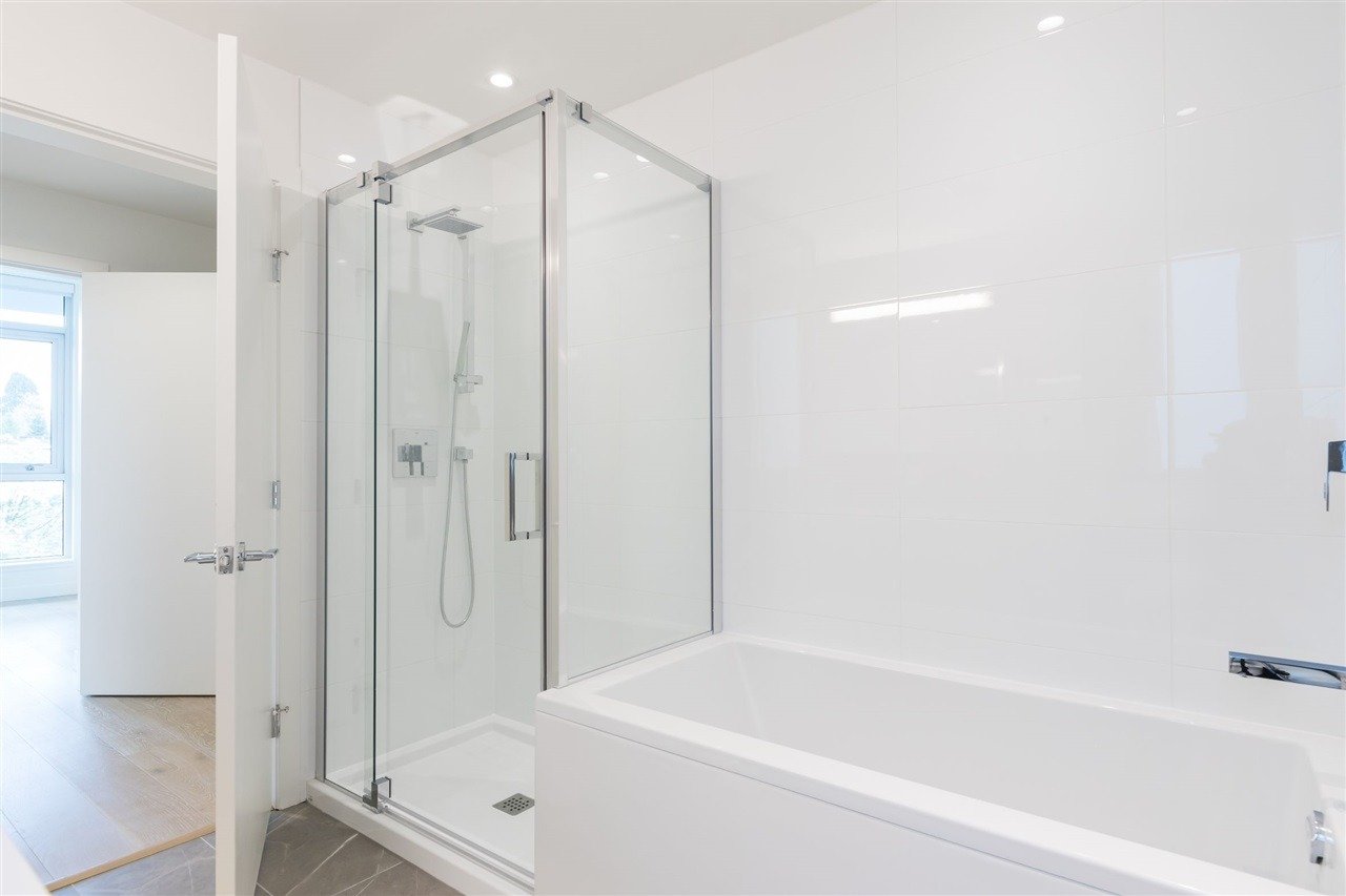 5189 Cambie St, #304