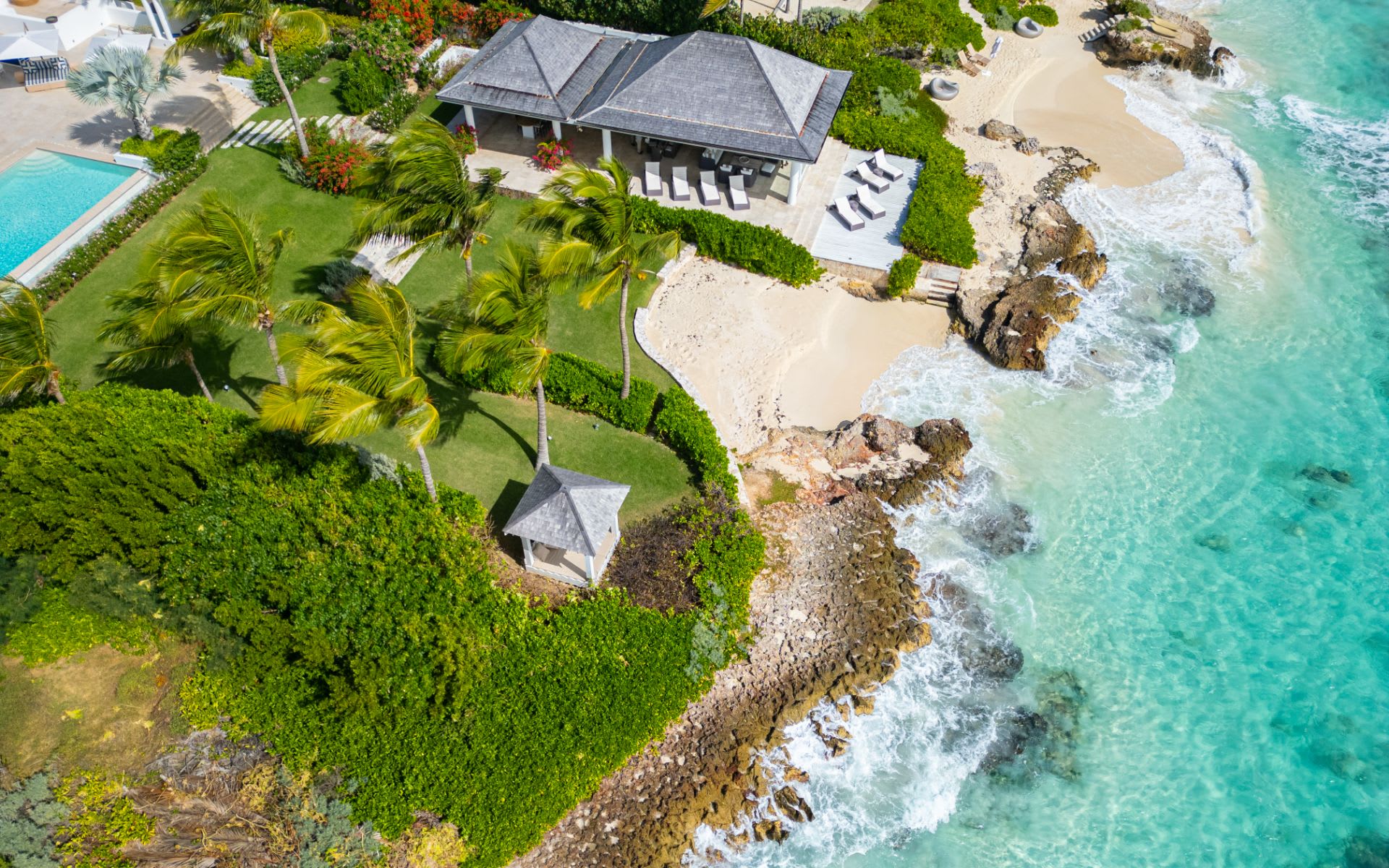 Aurora Estate Home - Private Beach Front Estate 