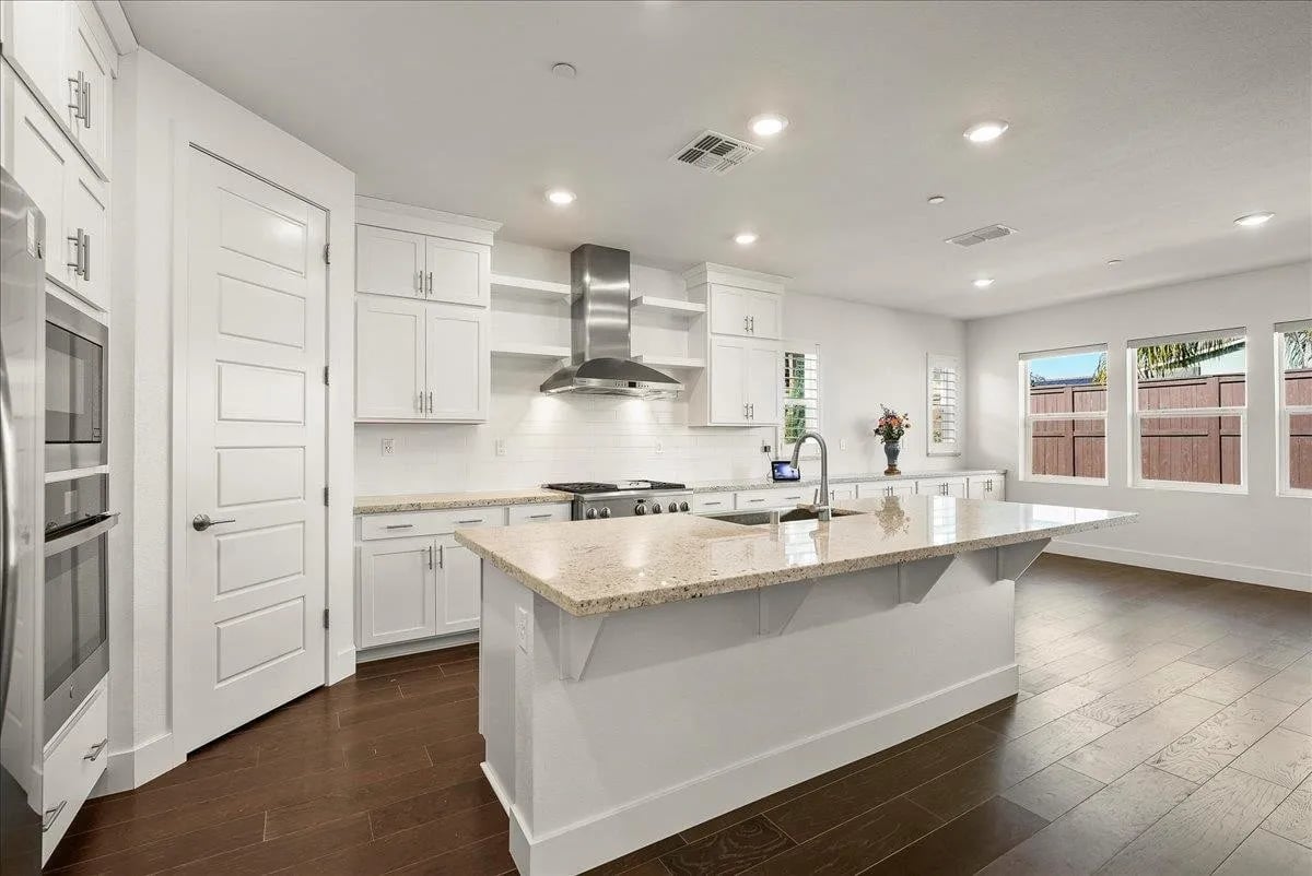 3553 Egret Dr
