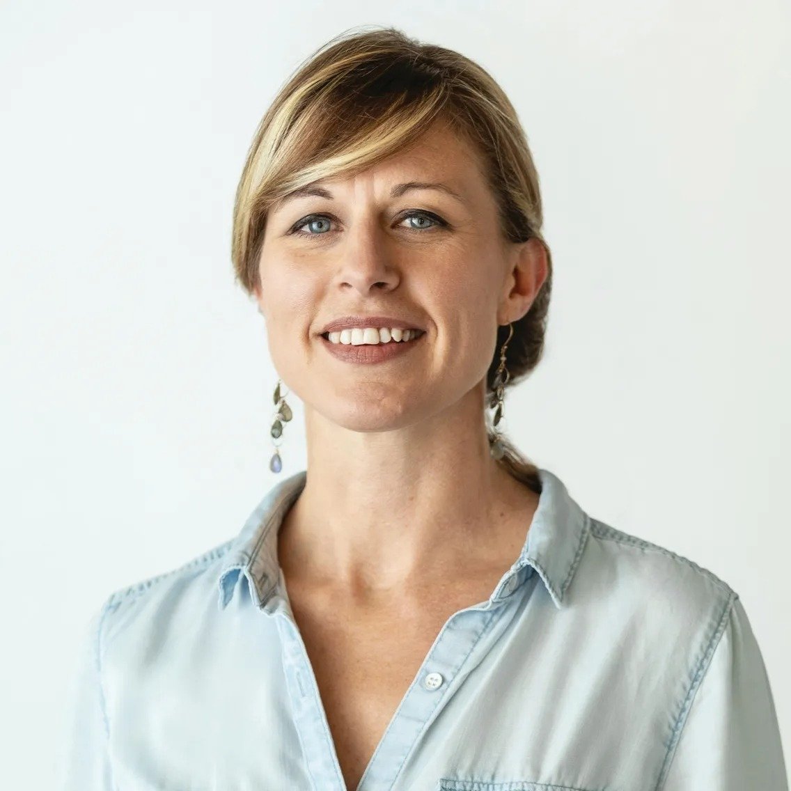Shannon Richards Portland, ME Real Estate Agent Headshot