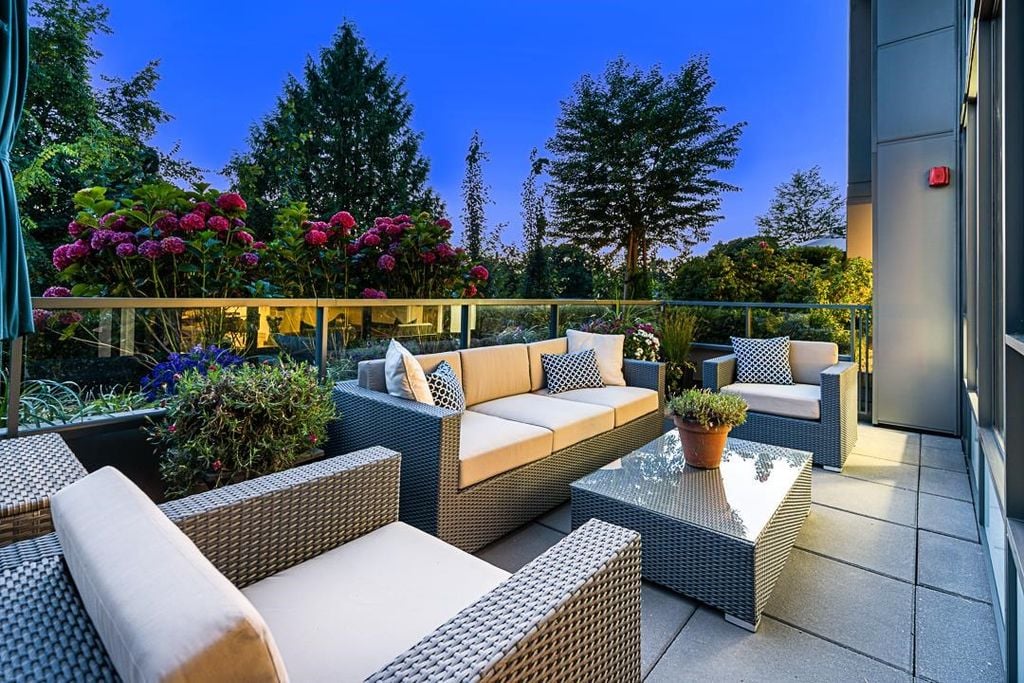 6333 West Blvd, #211