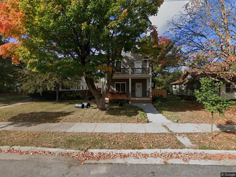 3606 Van Buren St NE