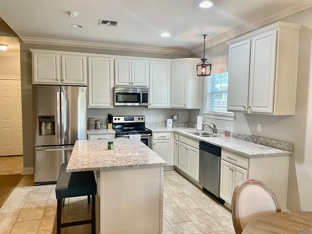 274 E Bayou Rd