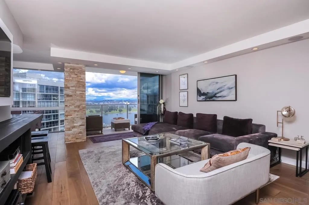 1760 Avenida del Mundo #1410