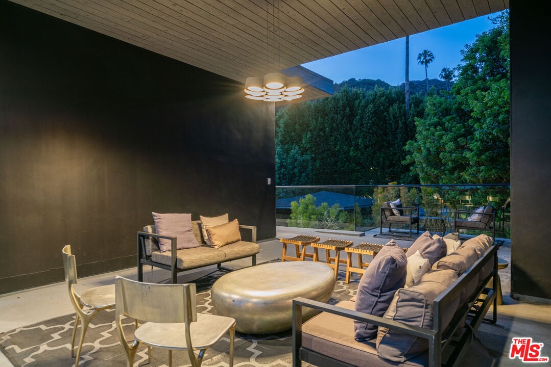 Meridian Reserve, Franklin Ave, 90046