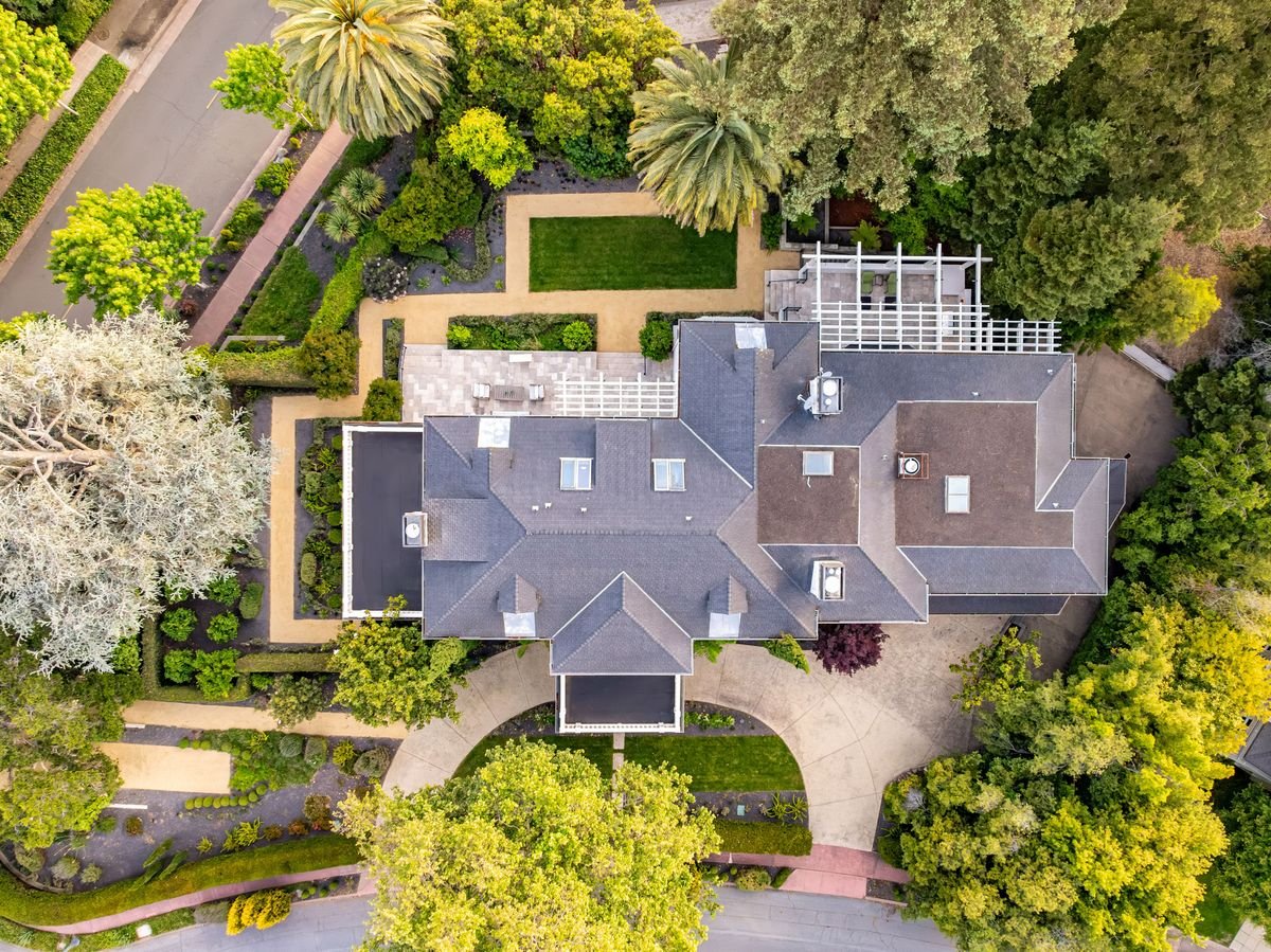 25 Crocker Ave