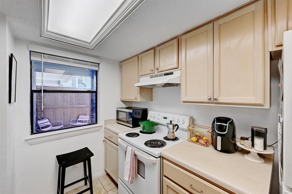 Charming Two-Story Condo in Gated Summerwind w/ Fireplace & Balcony
