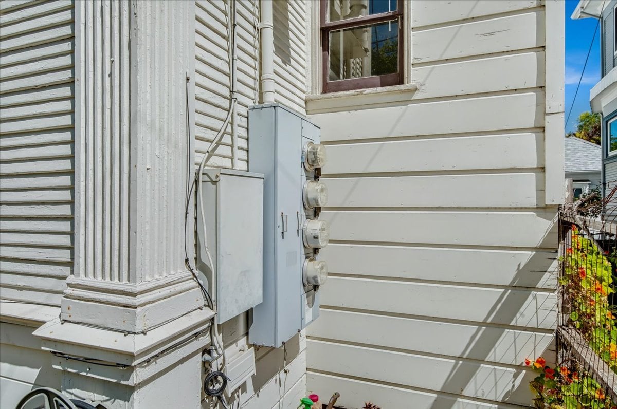 1827 Berkeley Way, Berkeley, CA 94703