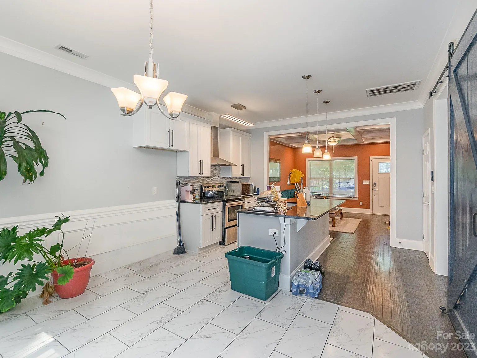 2315 Sunset Blvd
