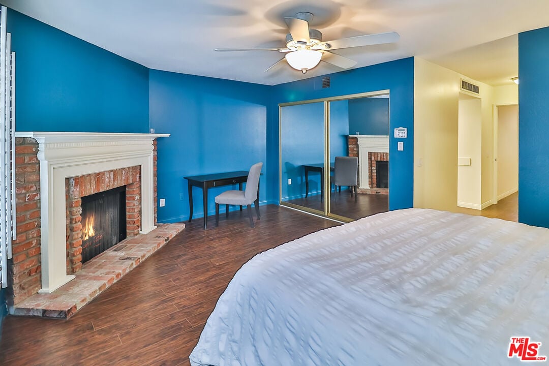 18100 Burbank Blvd Unit 19