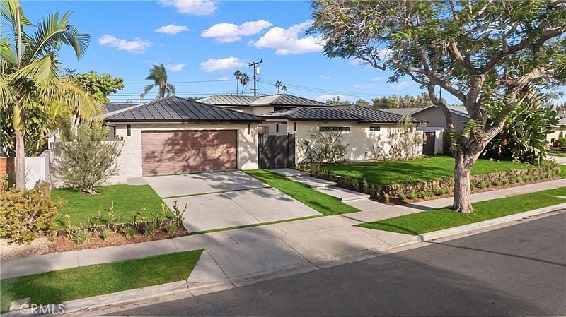 3080 Country Club Dr