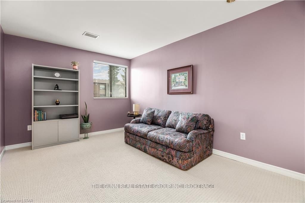 300 Everglade Cres 22