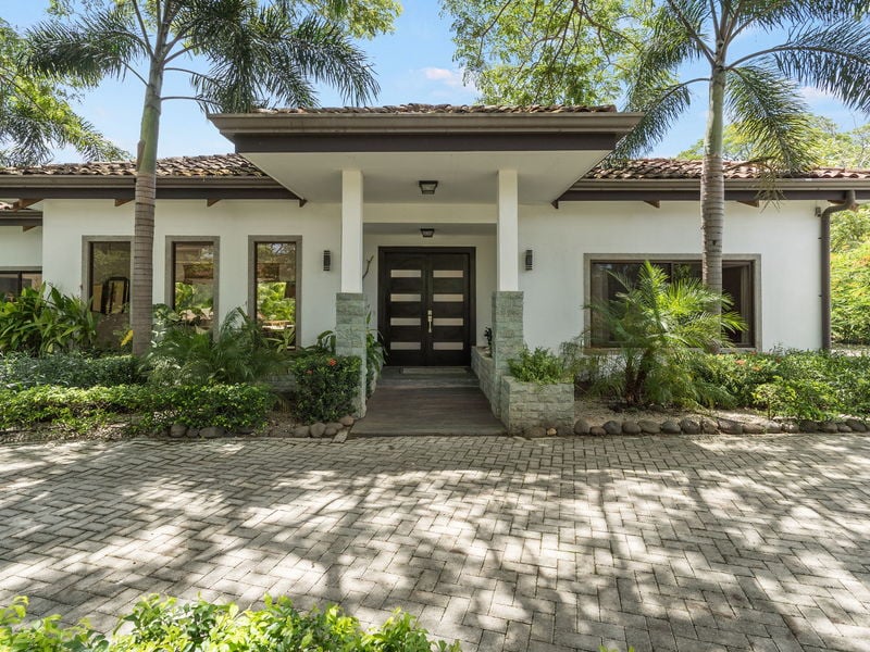 Casa Sunset | Resort-Style Entertainer’s Retreat with Pool in Hacienda Pinilla, Costa Rica