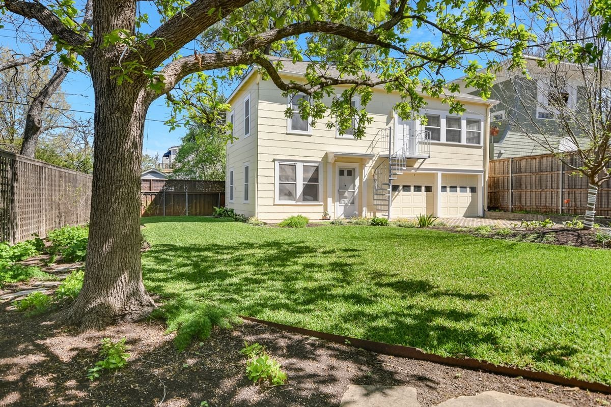 204 W 32nd St