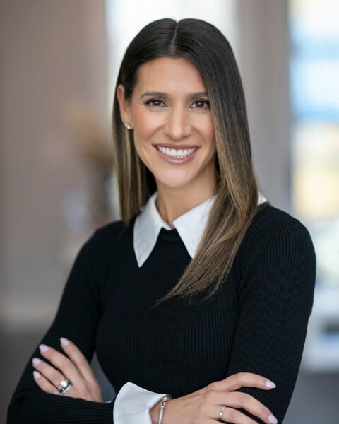 Lindsay Gilbert Highland Park, IL Real Estate Agent Headshot