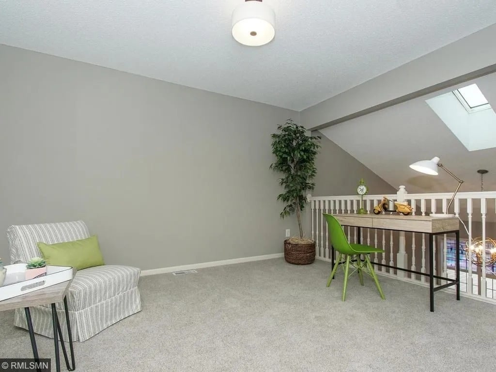 8785 Hastings Cir NE