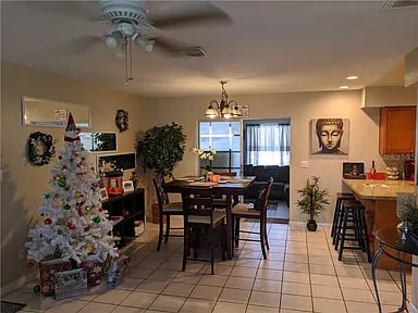 209 La Paz Dr