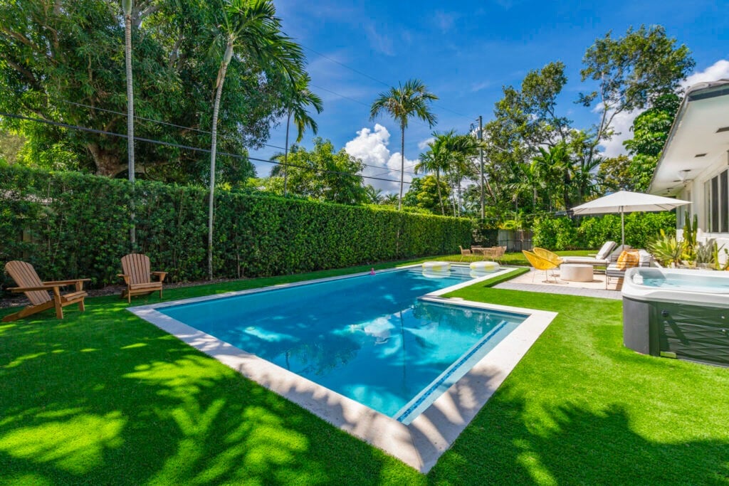 Miami Shores Stunner Lists by Daniel Falcon