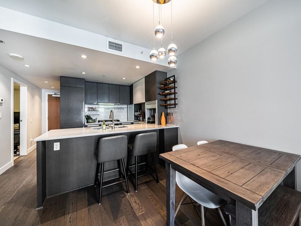 288 W 1st Ave, #1202