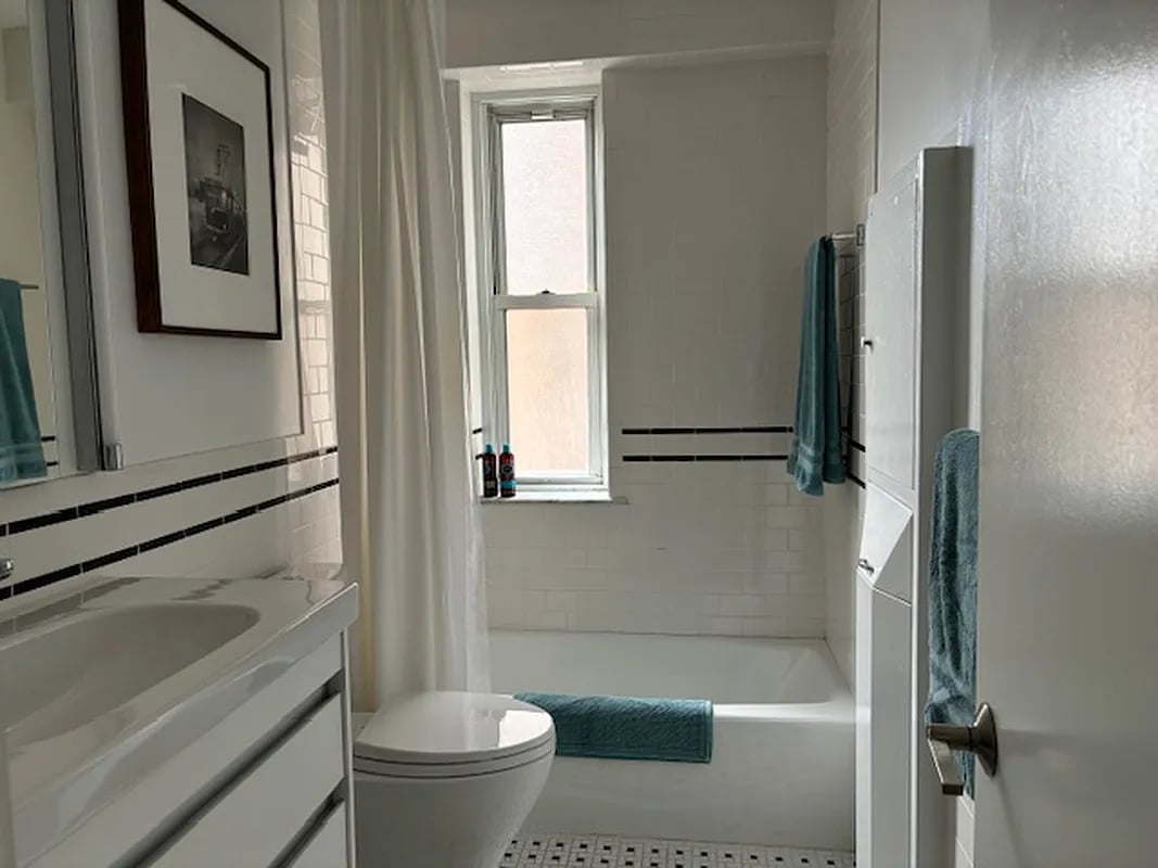 60 East 8th Street #17N