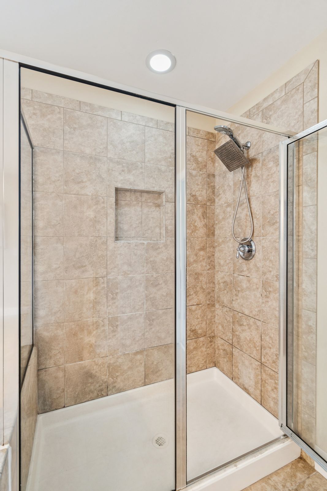 5516 Crescent View Dr