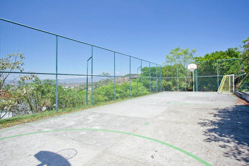 Modern Mountain View Home, Ciudad Colon, San Jose