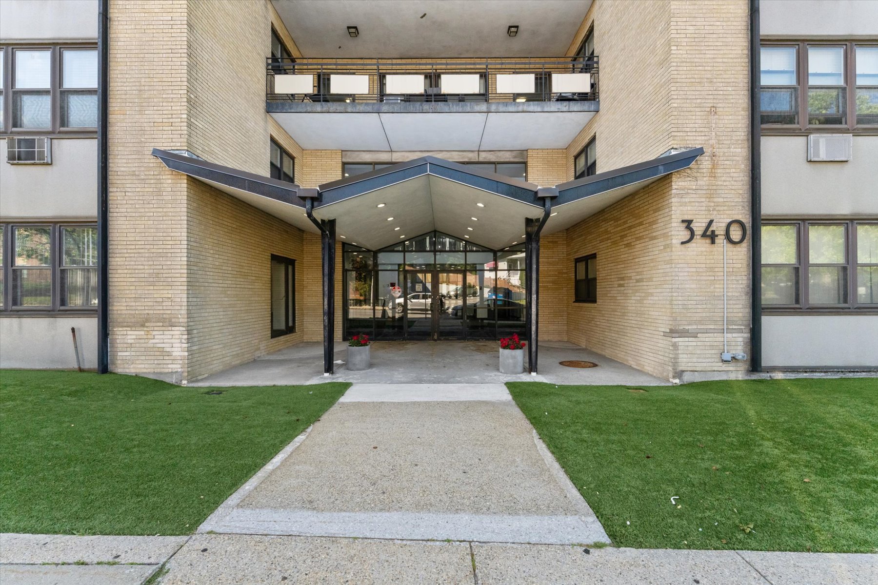 340 Main Street # 709